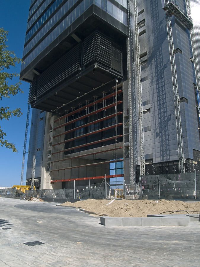 Torre Caja Madrid by Cesar Serrano