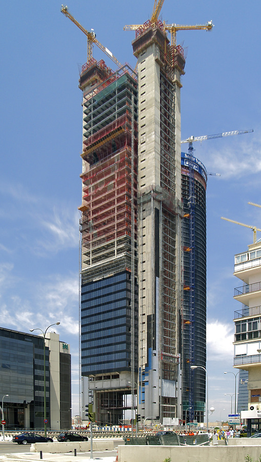 Torre Caja Madrid by Cesar Serrano