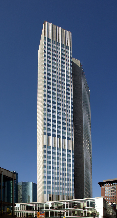 Bankgebäude BfG by Marshall Gerometta