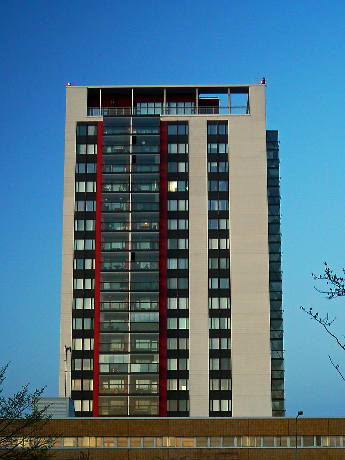 Espoon Leppävaaran torni by T.Eronen