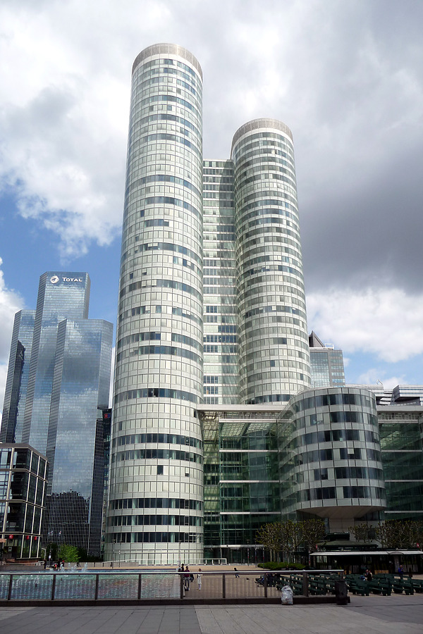 Coeur Défense by Nate Lindsey