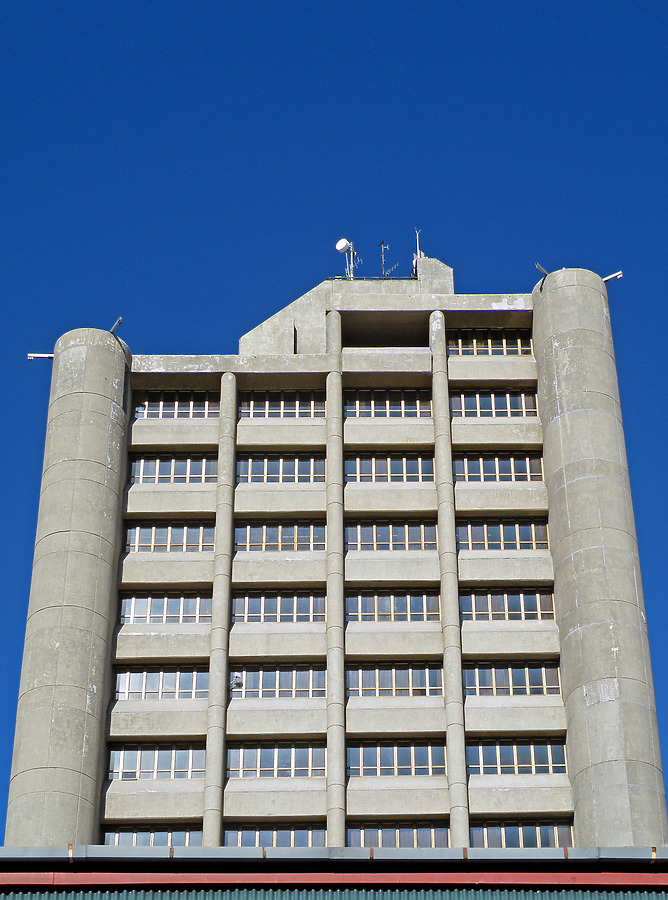 Reserve Bank of Fiji Building by Horst Kiechle
