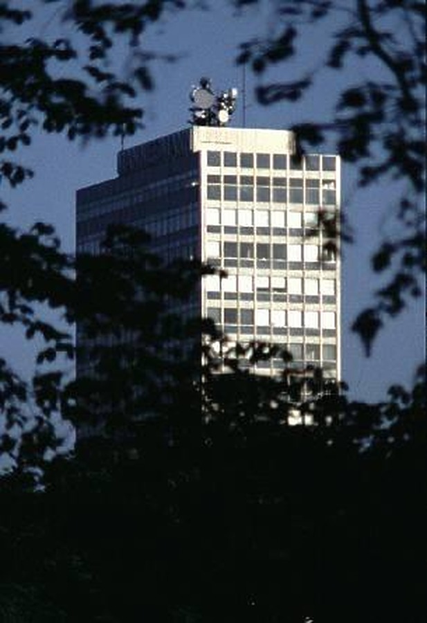 Vodafone-Hochhaus by John Cahill