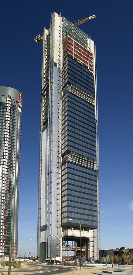 Torre Caja Madrid by Cesar Serrano