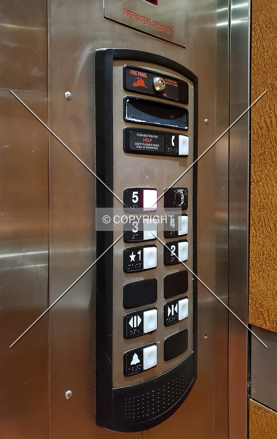 DoubleTree by Hilton Collinsville / Saint Louis by Ryan Hildebrand