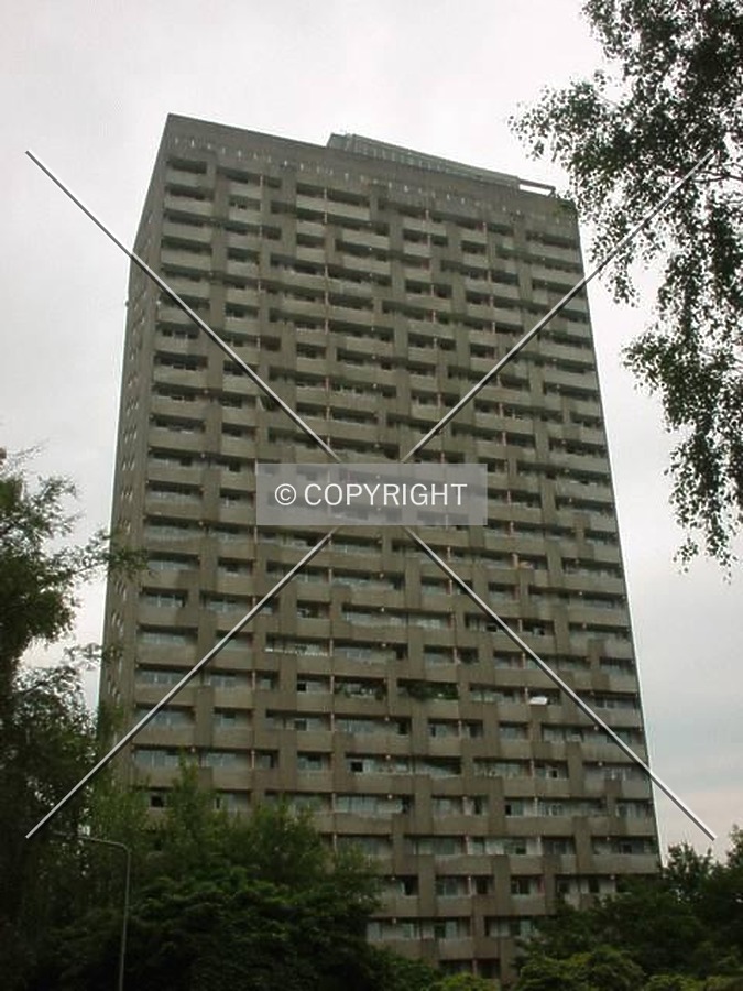 Julius-Brecht-Straße 3 by Nephilim