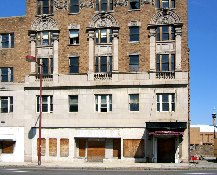 197-800-562