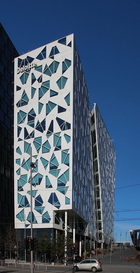Deloitte-huset by Kjetil Balog