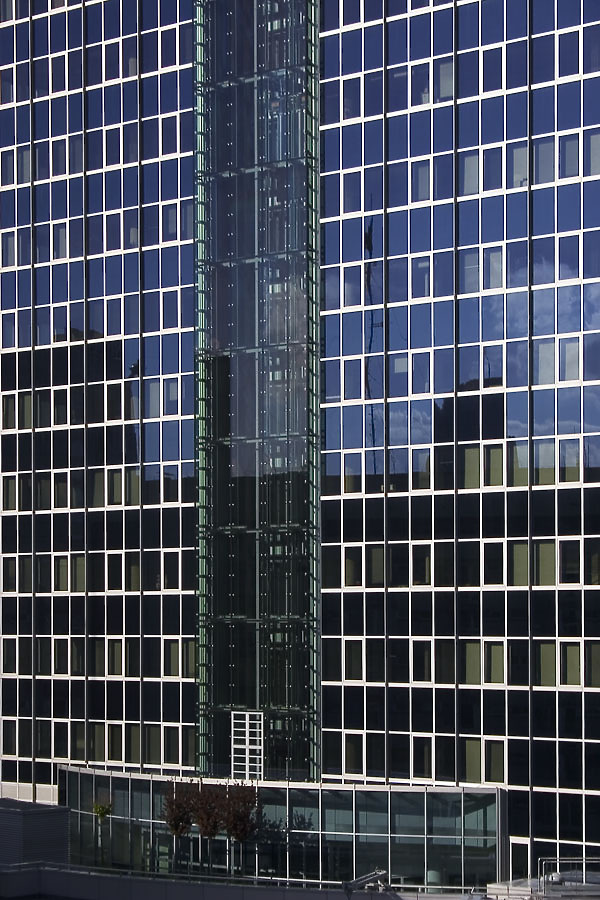 Spektrum Tower by Pavel Toczynski