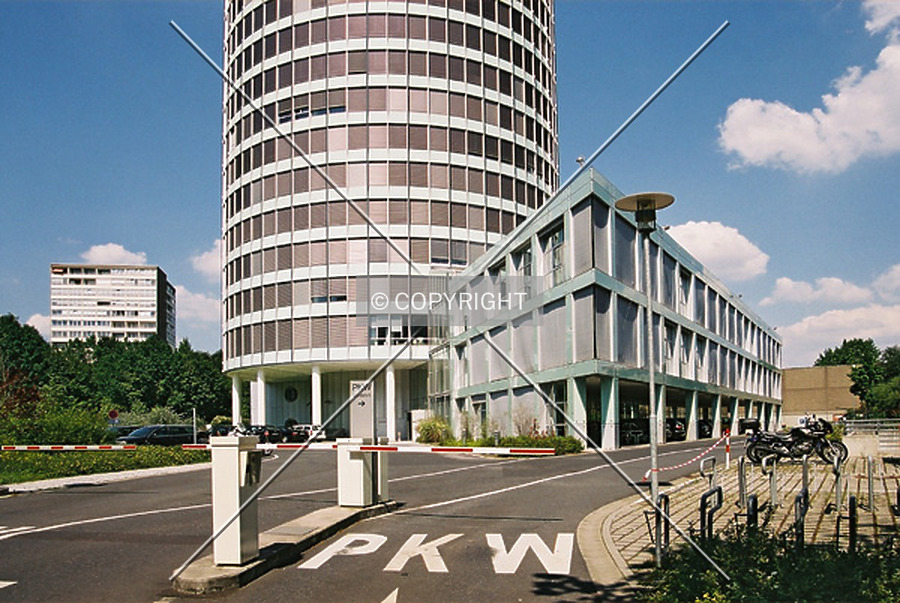 Taunus Tower by Nephilim