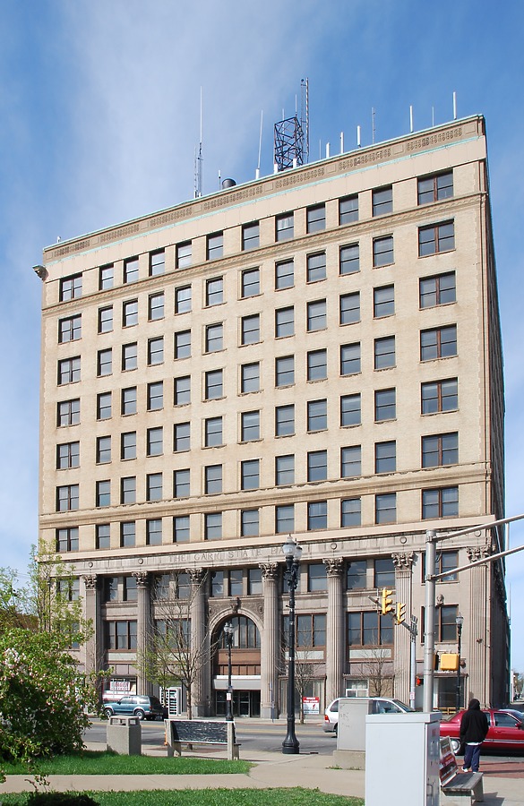 504 Broadway by Huopa