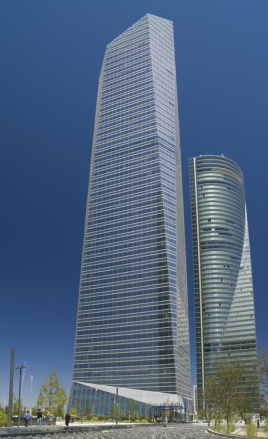 Torre de Cristal by Cesar Serrano