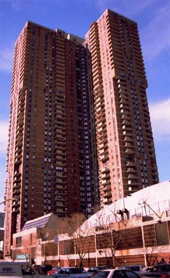 Manhattan Plaza Apartments II by Scott Murphy