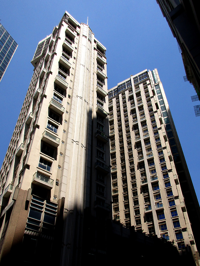 Le Grand Tower 1 by Daniel Kieckhefer