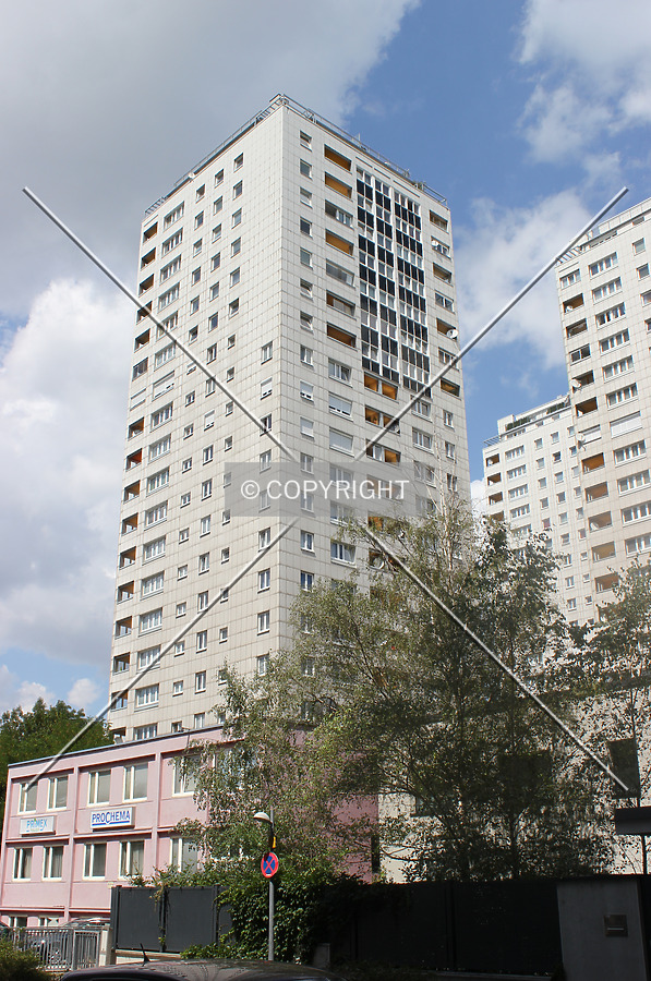 Kratochwjlestraße 8/5 by Florian Barbier