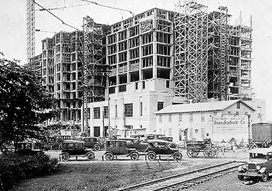 Sears Crosstown Building by United States Public Domain