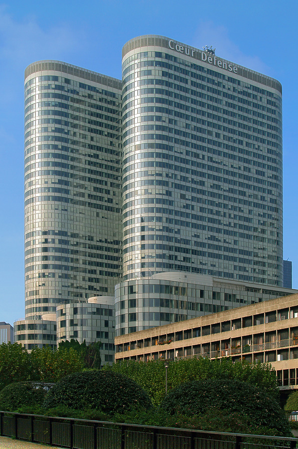 Coeur Défense by Cesar Serrano