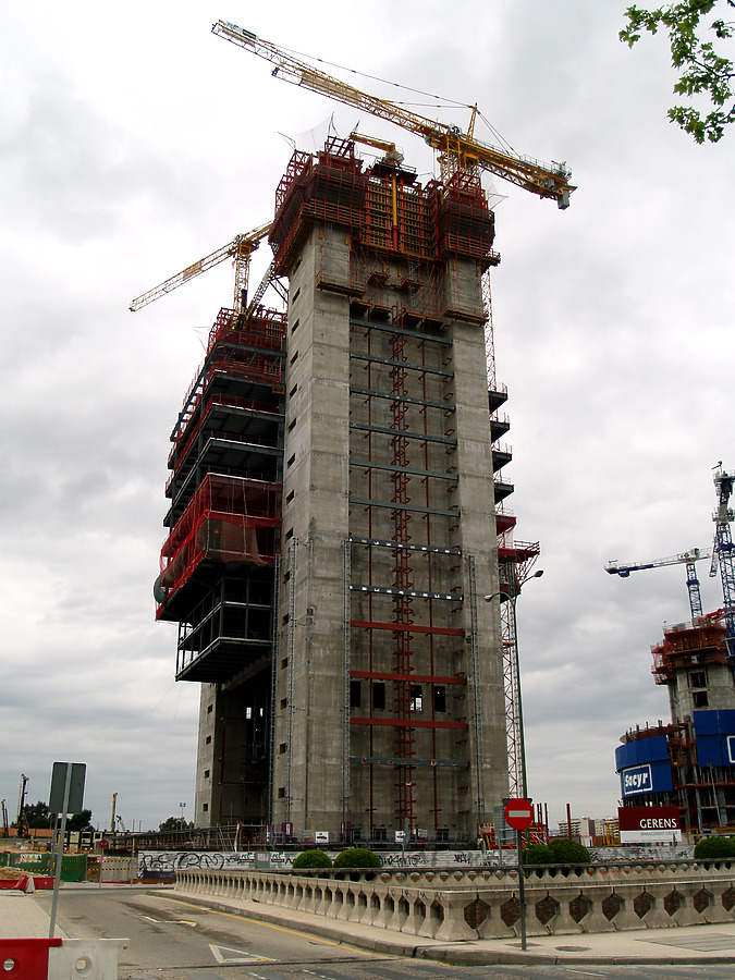 Torre Caja Madrid by Cesar Serrano