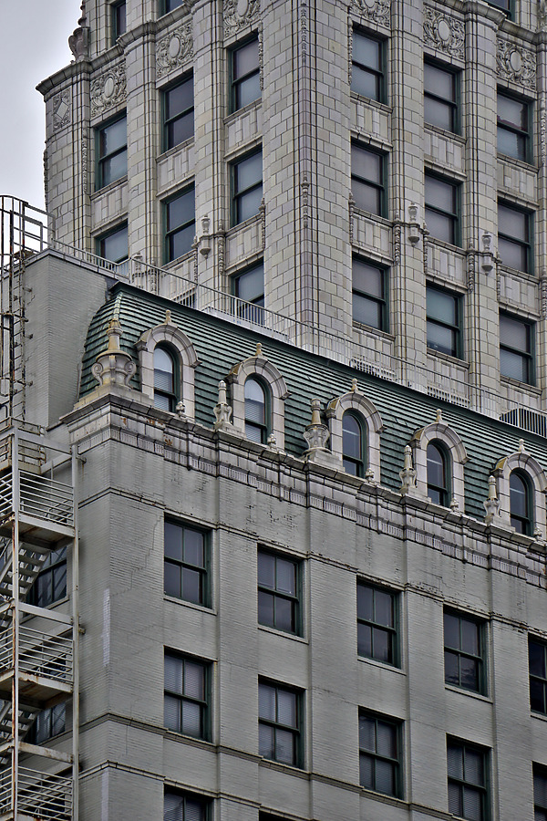 Lincoln American Tower by Ryan Hildebrand