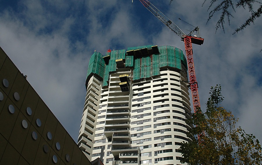 Meriton Tower by John Bek