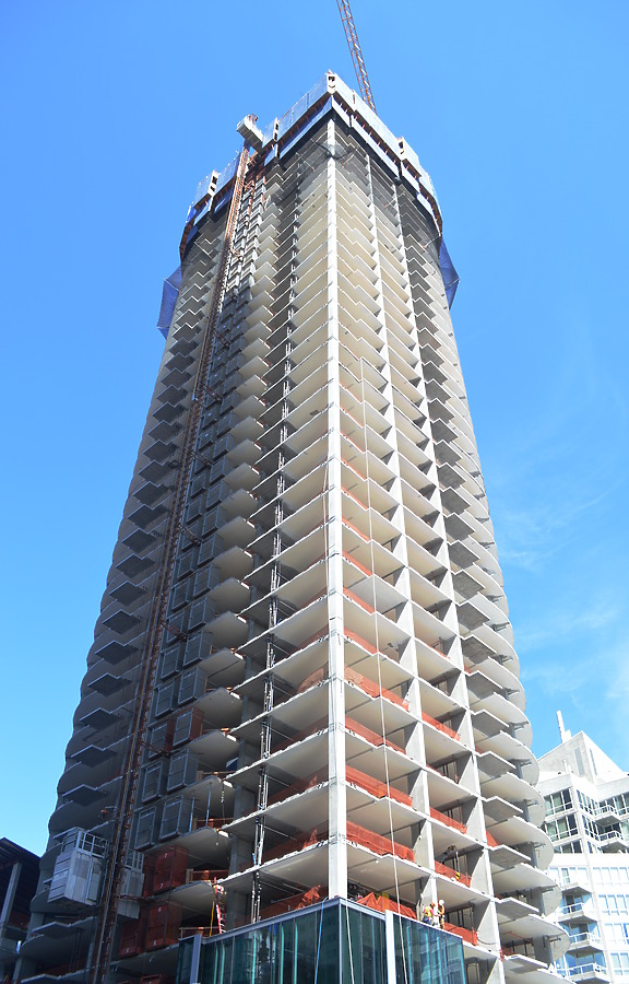 399 Fremont Street by Huopa