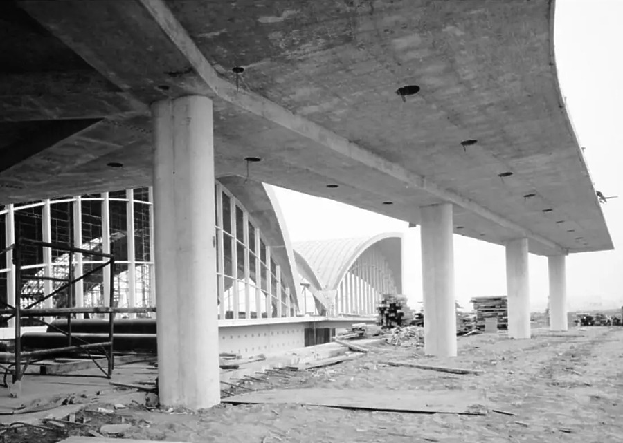 Saint Louis Lambert International Airport Terminal 1 by Unknown