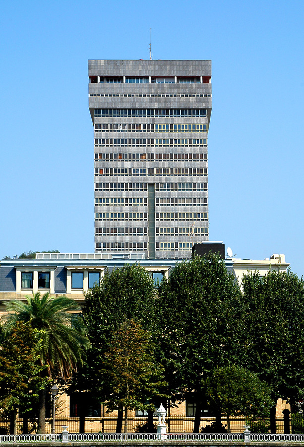Torre de Atotxa by John Bek