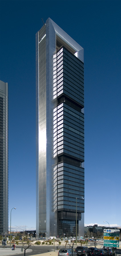 Torre Caja Madrid by Cesar Serrano