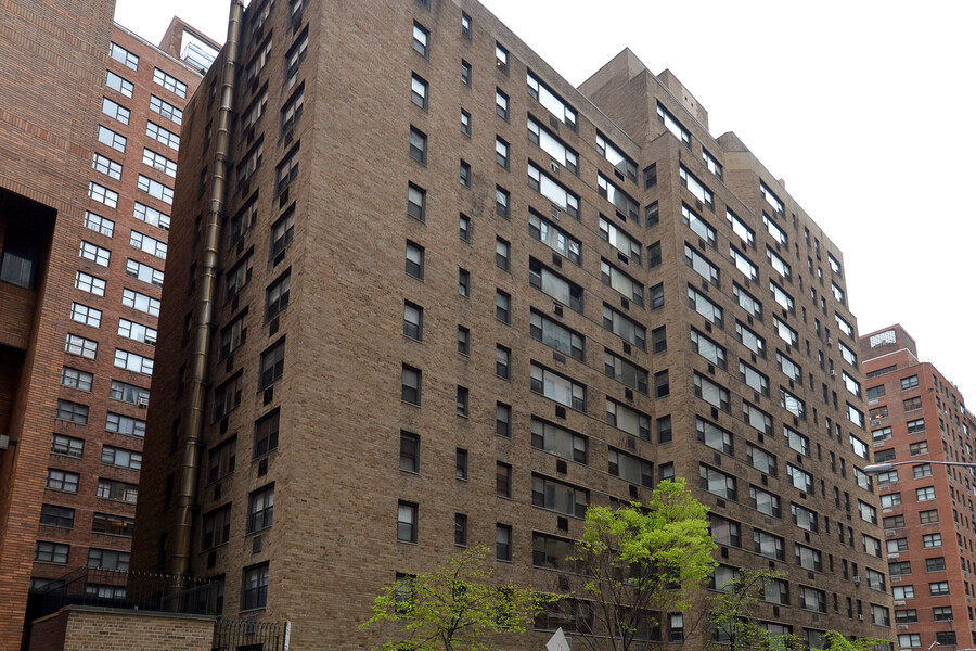 139 East 33rd Street