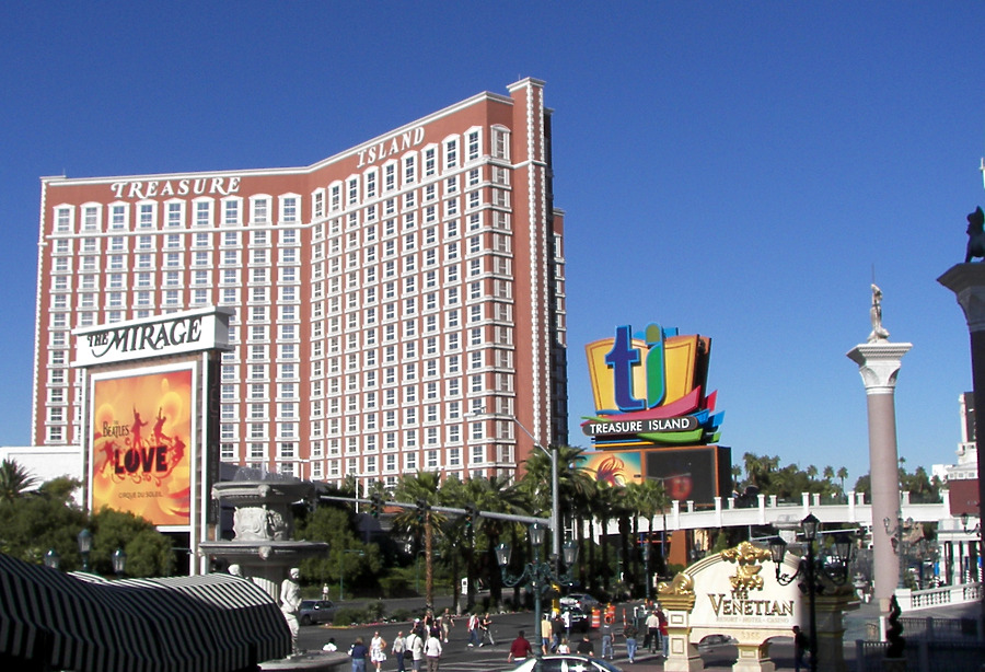 Treasure Island Hotel & Casino by Rodney Gunn