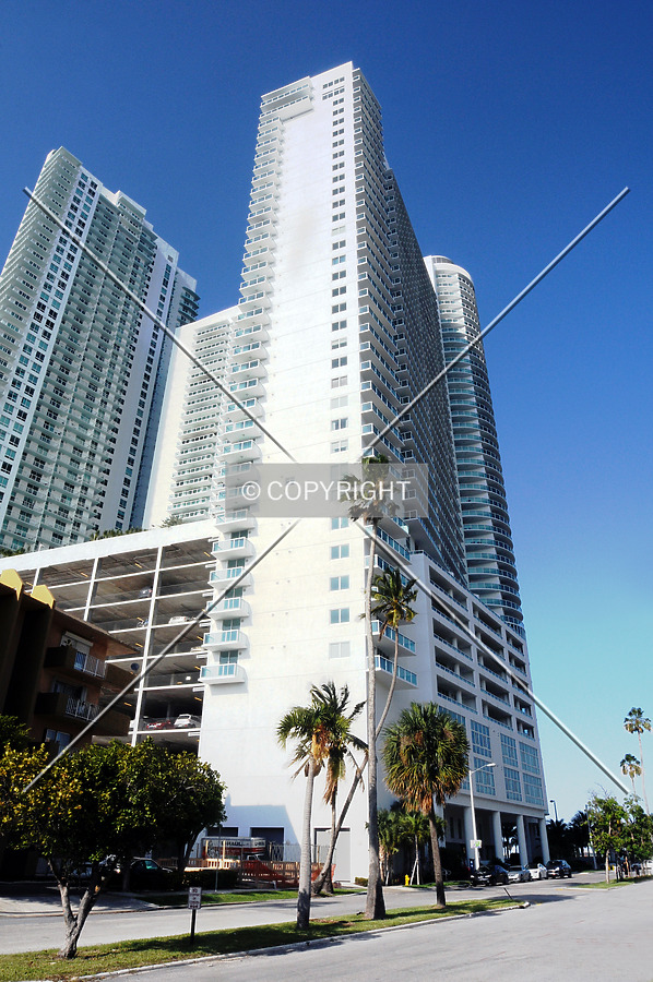 1800 Club by Jorge Molina