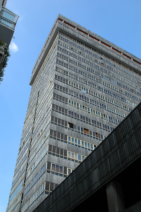 Torre de Atotxa by John Bek