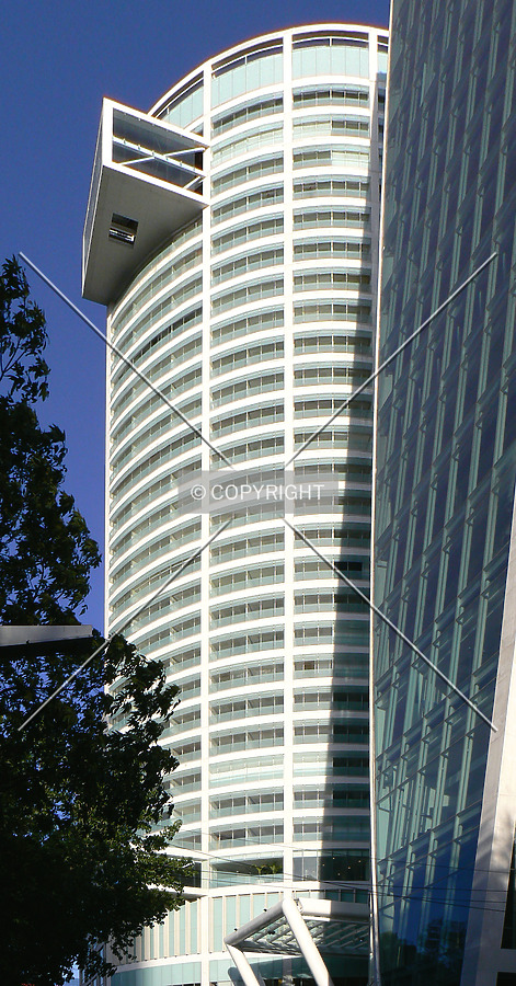 Reforma 222 Torre II by Luis Ibáñez
