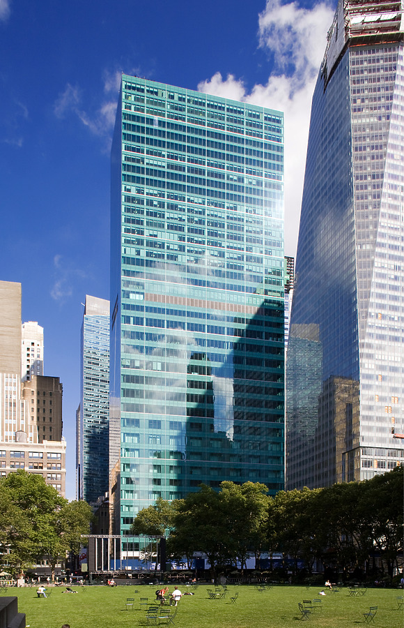 1095 Avenue of the Americas by Pavel Toczynski