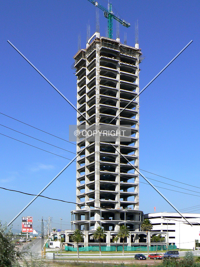 Torre JV III by Luis Ibáñez