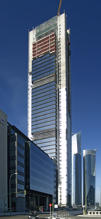 Torre Caja Madrid by Cesar Serrano