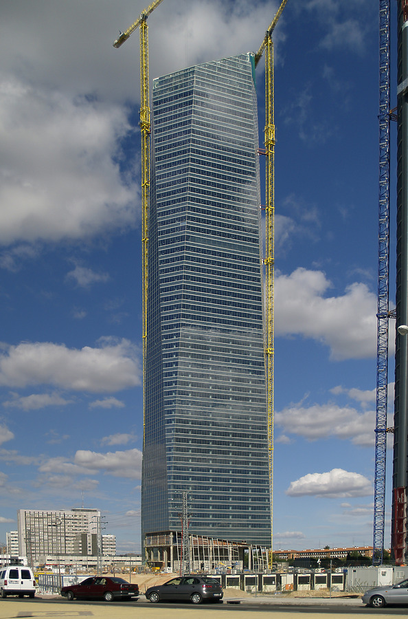 Torre de Cristal by Cesar Serrano