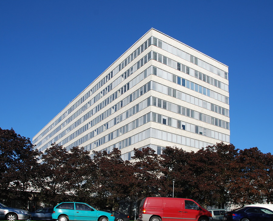 Kallion Virastotalo by Huopa