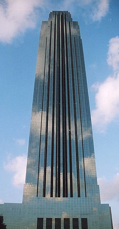 Williams Tower by Kevin Lehnhardt
