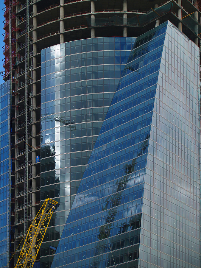 Torre Espacio by Cesar Serrano