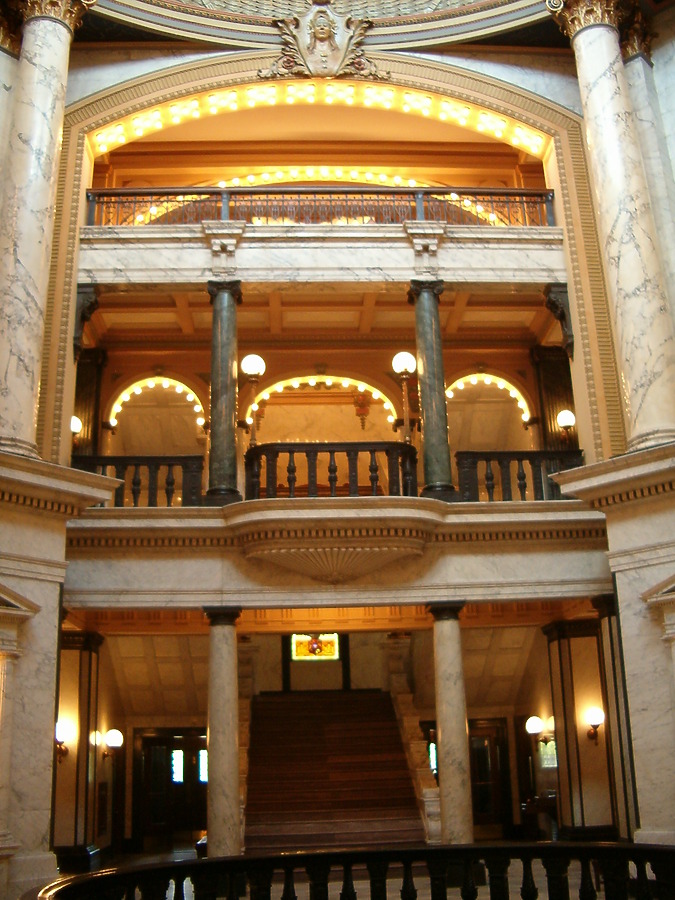 Mississippi State Capitol by Rodney Gunn