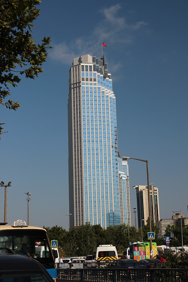 IS Bankasi Tower I by Kjetil Balog