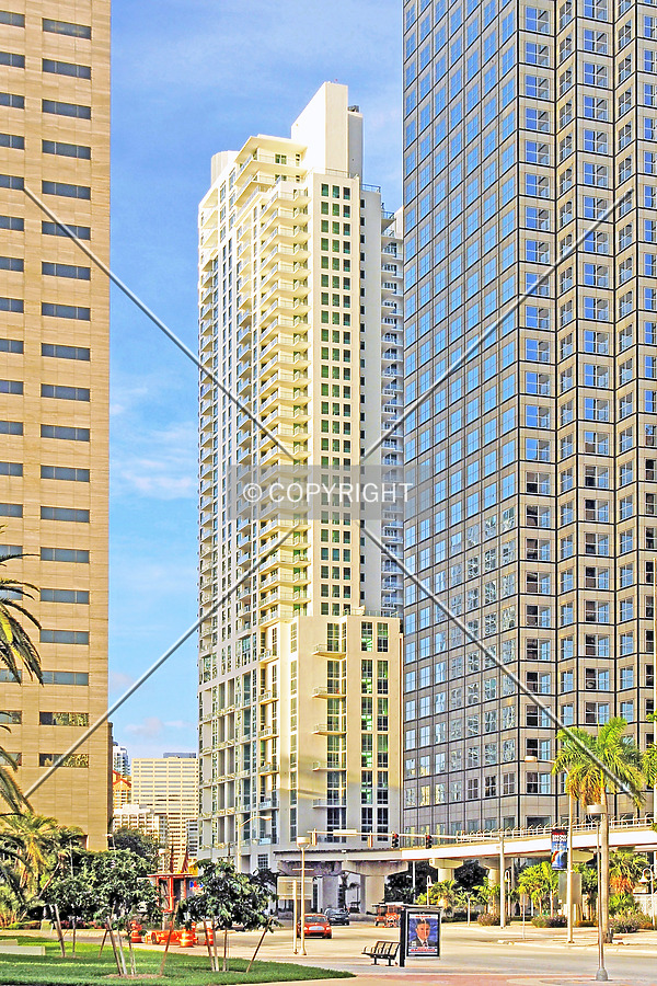 Met 1 by Jorge Molina