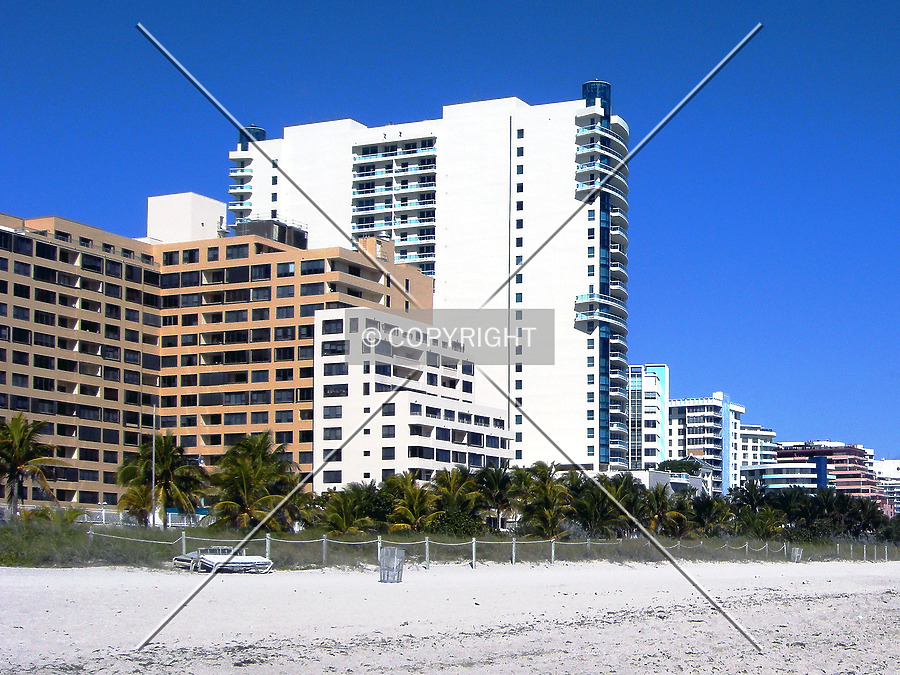 CapoBella Condominium by Jorge Molina