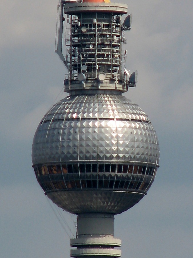Berliner Fernsehturm by Edoardo Marchetti