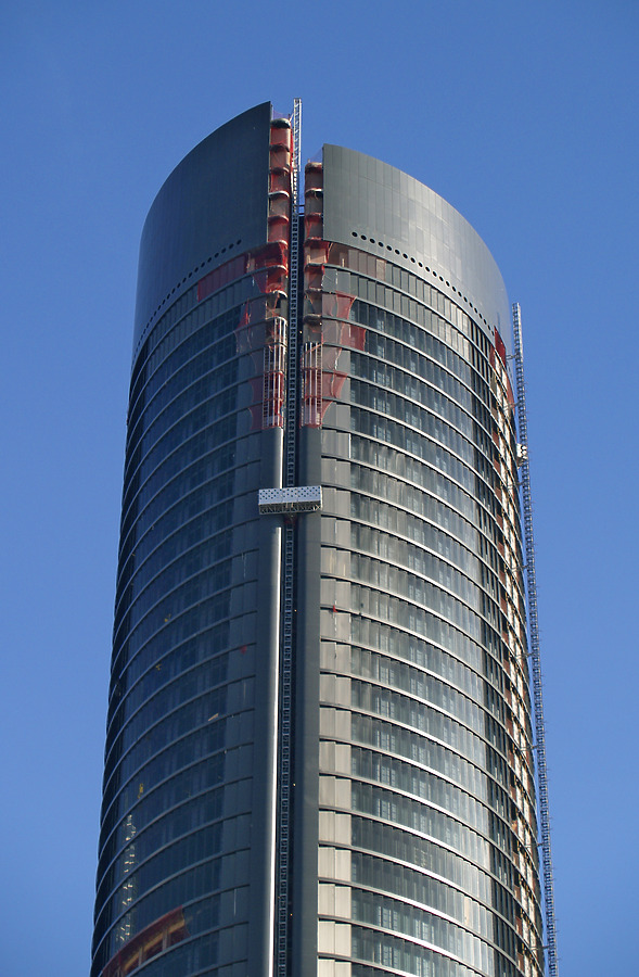 Torre Sacyr Vallehermoso by Cesar Serrano