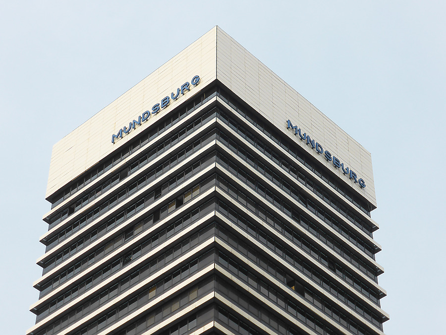 Mundsburg Turm I by Der Hamburger