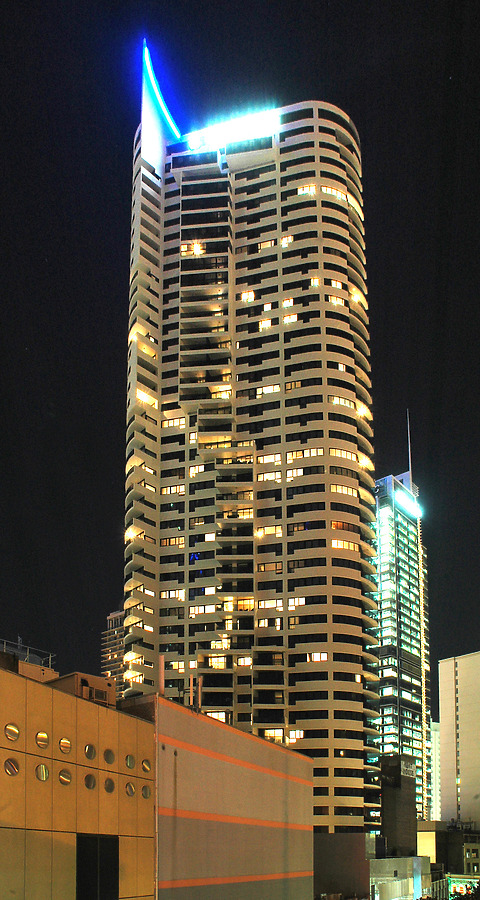 Meriton Tower by John Bek