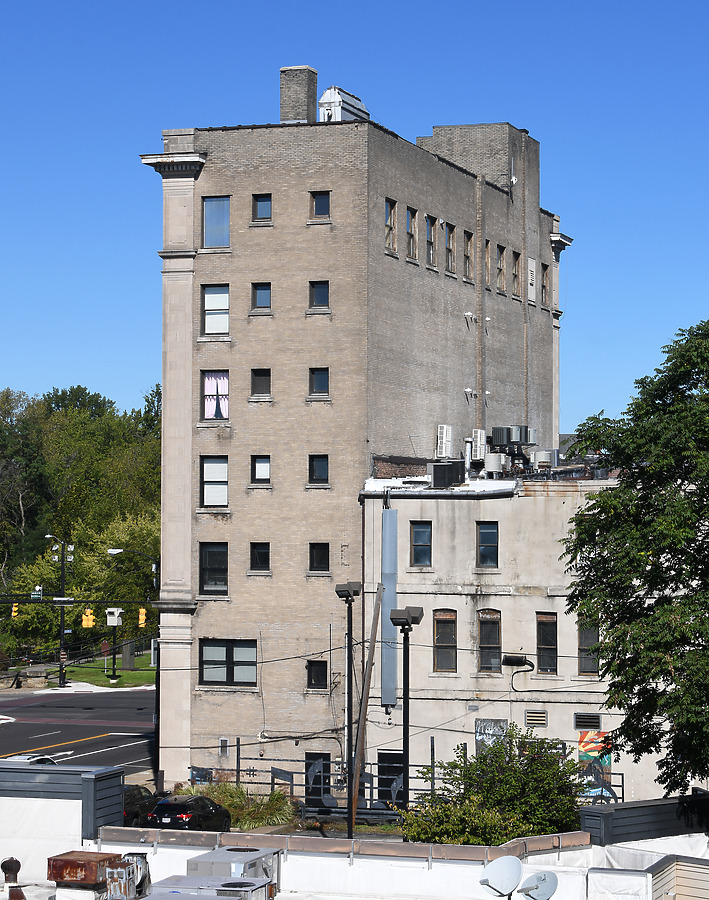 Mahoning Building by John W. Cahill