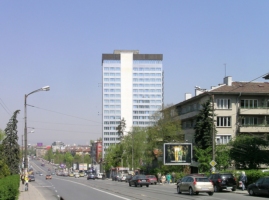 Hemus Hotel by Kaloian